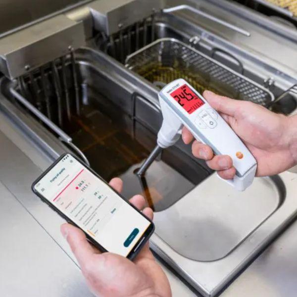  Testo 270-BT เครื่องทดสอบน้ำมันทอด Frying oil tester without ref.oil